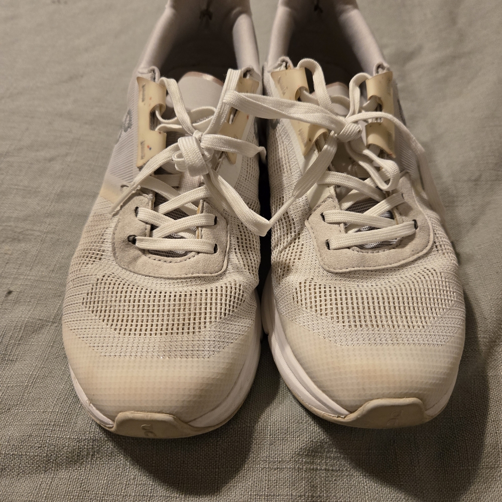 On Running Women's Athletic Shoes - White